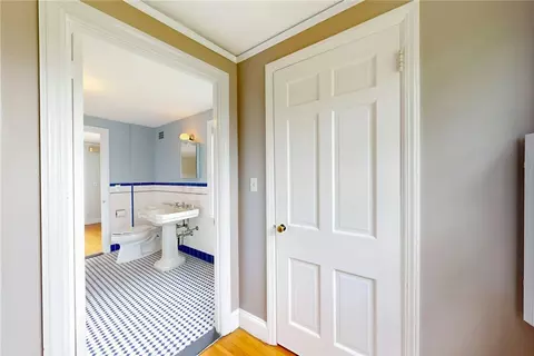Entry Way - 873 Warwick Ave, Warwick, RI 02888 photo 9 of 10