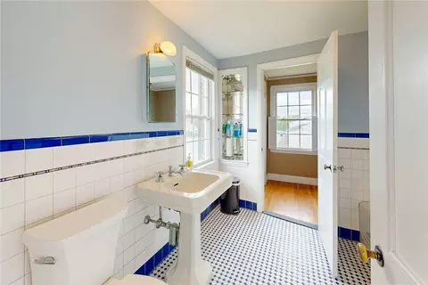 Bath - 873 Warwick Ave, Warwick, RI 02888 photo 3 of 5