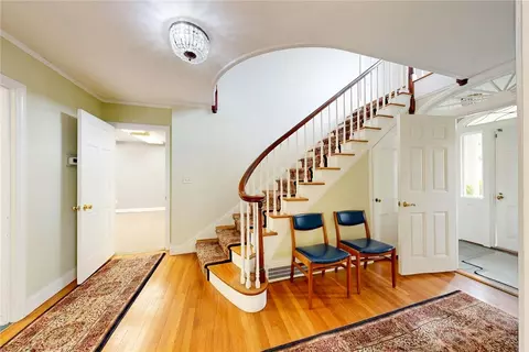 Entry Way - 873 Warwick Ave, Warwick, RI 02888 photo 4 of 10