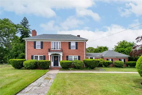 873 Warwick Ave, Warwick, RI 02888