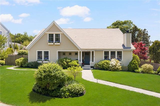 5 Maloney Ln, Middletown, RI 02842