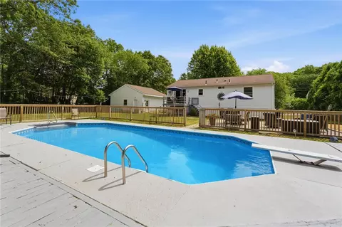 Exterior - 8 Sparrow Dr, Westerly, RI 02891 photo 6 of 17