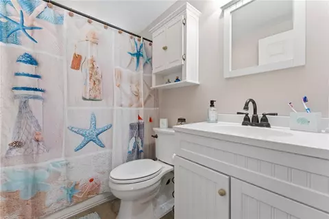 Bath - 8 Sparrow Dr, Westerly, RI 02891 photo 3 of 3