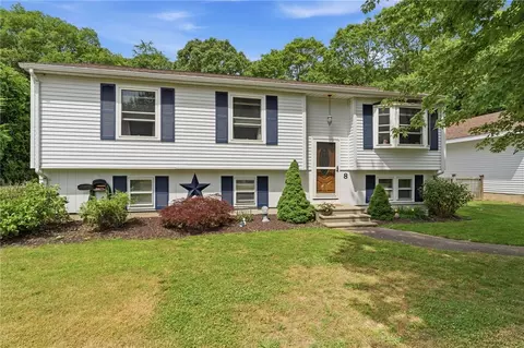 8 Sparrow Dr, Westerly, RI 02891