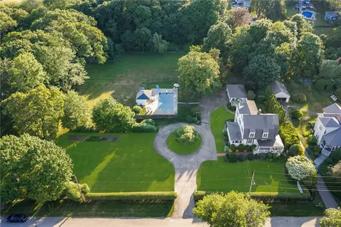 View/Area - 127 Beacon Ave, Warwick, RI 02889 photo 2 of 6