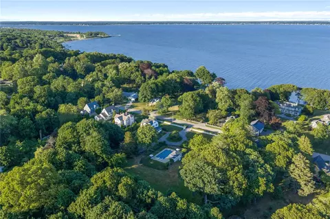 View/Area - 127 Beacon Ave, Warwick, RI 02889 photo 5 of 6