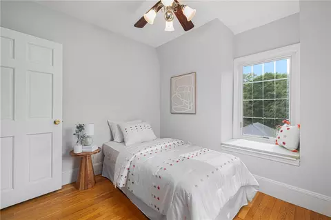 Bedroom - 127 Beacon Ave, Warwick, RI 02889 photo 6 of 9