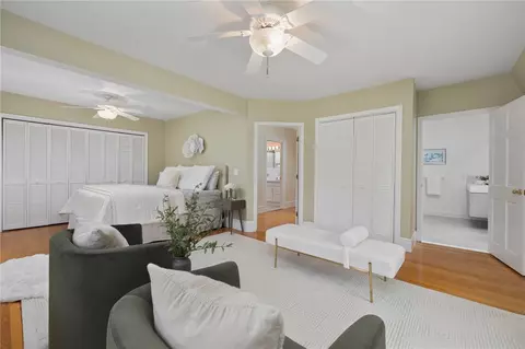 Bedroom - 127 Beacon Ave, Warwick, RI 02889 photo 3 of 9