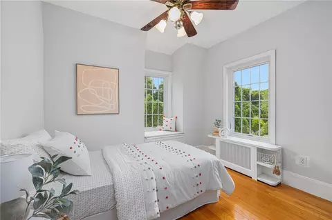 Bedroom - 127 Beacon Ave, Warwick, RI 02889 photo 5 of 9