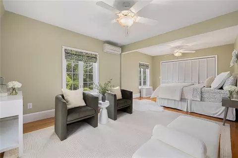 Bedroom - 127 Beacon Ave, Warwick, RI 02889 photo 1 of 9