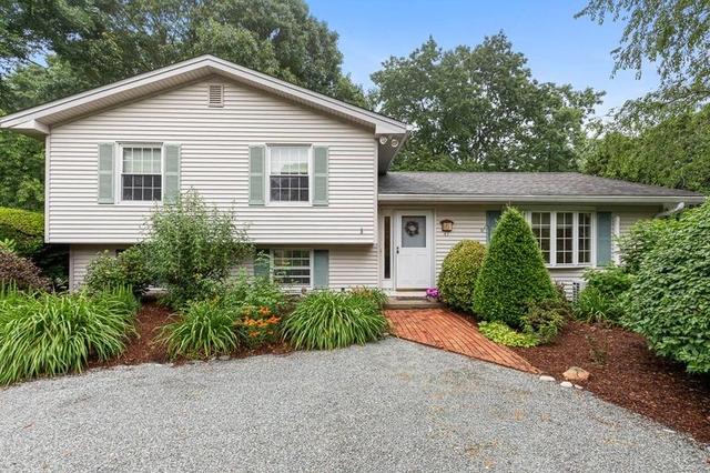 47 Gentian Dr, South Kingstown, RI 02879