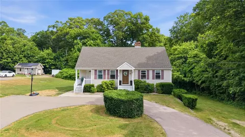 14 Branberry Dr, Westerly, RI 02891
