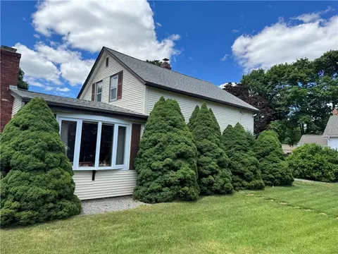 401 School Street St, North Kingstown, RI 02852
