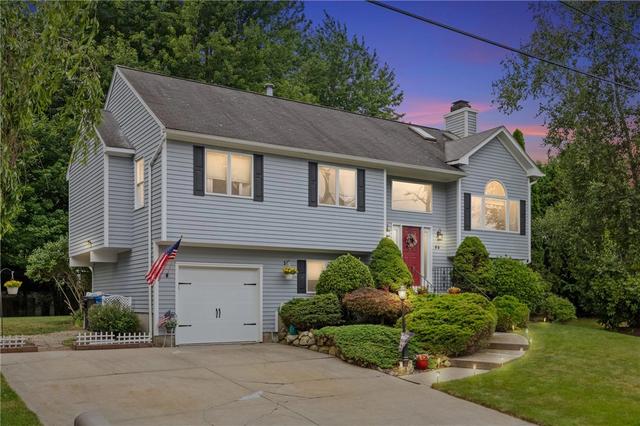 46 Canonchet Trl, Cranston, RI 02921
