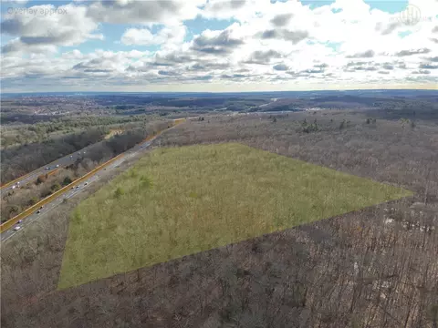 95 Wolf Hill Rd, Smithfield, RI 02917