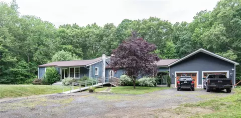 11 Paris Irons Rd, Glocester, RI 02857