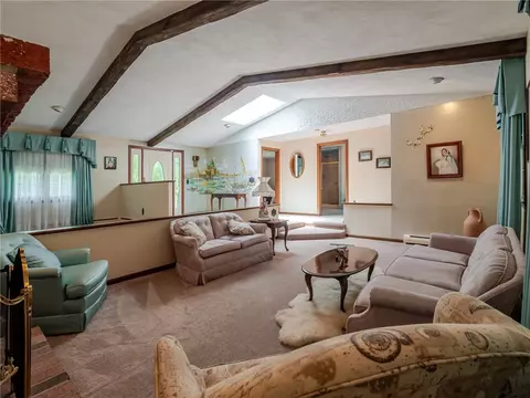 Living - 9 Apache Ln, Cumberland, RI 02864 photo 1 of 6