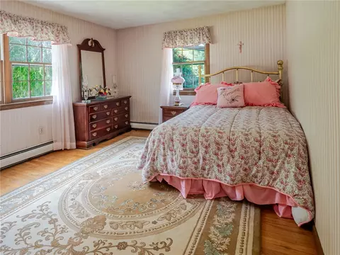 Bedroom - 9 Apache Ln, Cumberland, RI 02864 photo 2 of 3