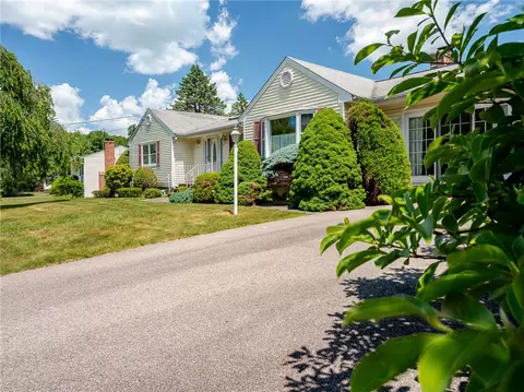 Exterior - 9 Apache Ln, Cumberland, RI 02864 photo 4 of 11