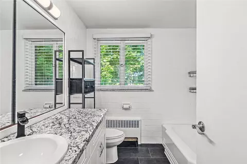 Bath - 15 Highland Rd, Glocester, RI 02814 photo 2 of 4