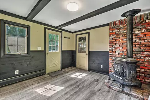 Entry Way - 15 Highland Rd, Glocester, RI 02814 photo 4 of 5