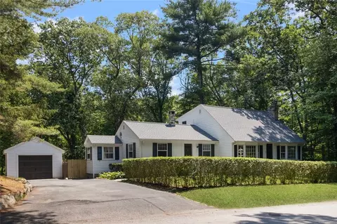 15 Williams Rd, Smithfield, RI 02917