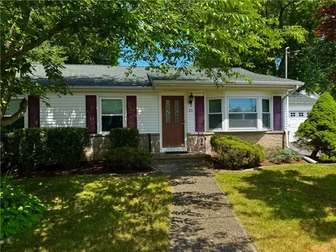 23 Edendale Dr, Lincoln, RI 02865