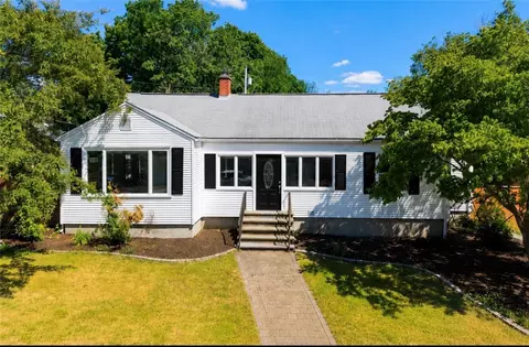 118 Summit Ave, West Warwick, RI 02893