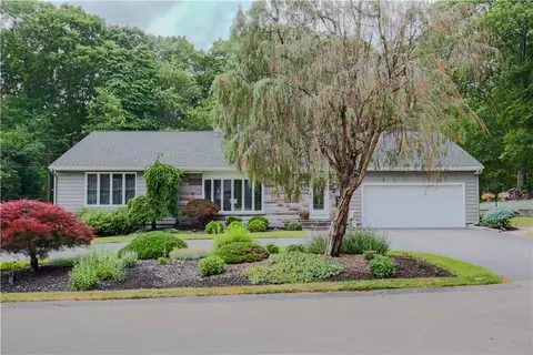 42 Elmdale Ave, Johnston, RI 02919