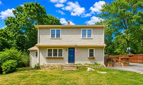 20 Whipple Rd, Smithfield, RI 02917