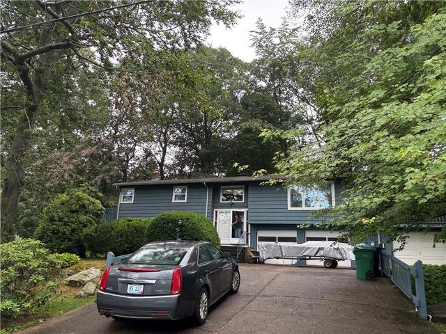 58 Rip Van Winkle Cir, Warwick, RI 02886