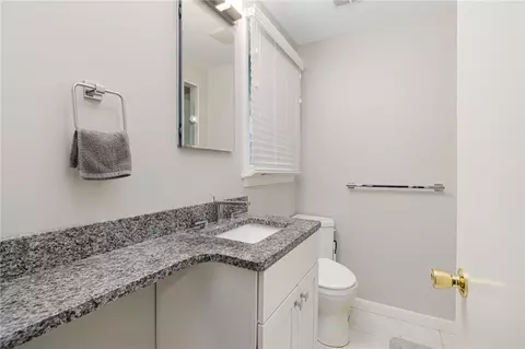 Bath - 58 Rip Van Winkle Cir, Warwick, RI 02886 photo 2 of 3