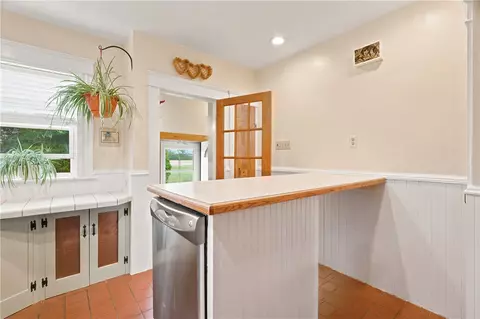 195 Elmore Ave, Woonsocket, RI 02895 photo 11