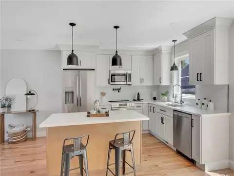 256 Point Ave, Warwick, RI 02889 photo 3