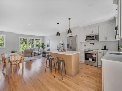 256 Point Ave, Warwick, RI 02889 photo 2