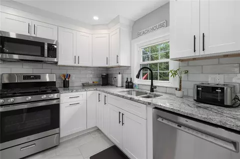 Kitchen - 26 Tarleton Rd, South Kingstown, RI 02879 photo 2 of 5