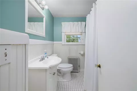 Bath - 26 Tarleton Rd, South Kingstown, RI 02879 photo 3 of 4