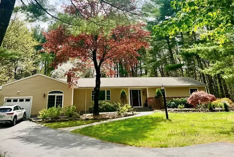 3720 Division Rd, East Greenwich, RI 02818