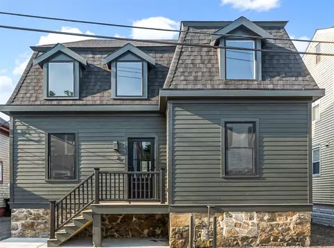 6 Potter St, Newport, RI 02840