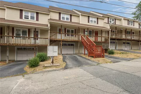 43 High St, Whitinsville, MA 01588