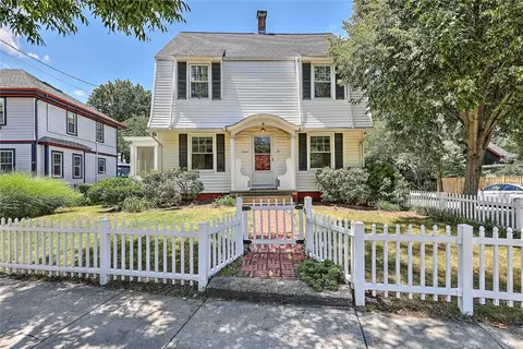 20 Summit Ave, Providence, RI 02906