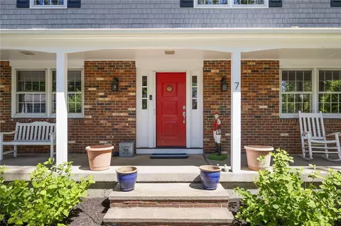 Exterior - 7 Ledgemont Dr, Warwick, RI 02886 photo 3 of 11