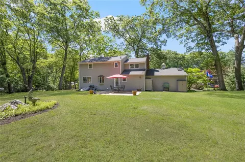 Exterior - 7 Ledgemont Dr, Warwick, RI 02886 photo 8 of 11