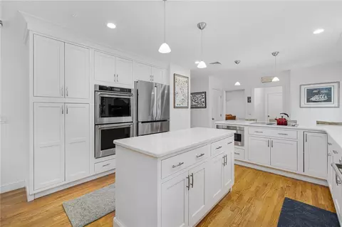 Kitchen - 7 Ledgemont Dr, Warwick, RI 02886 photo 1 of 6
