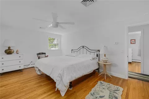 Bedroom - 7 Ledgemont Dr, Warwick, RI 02886 photo 3 of 6