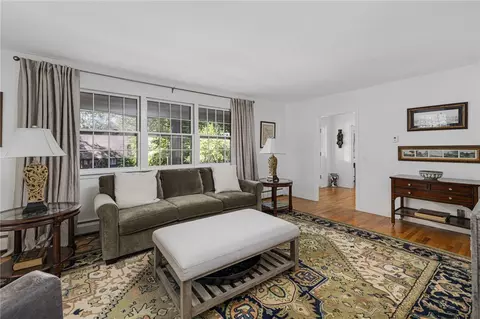 Living - 7 Ledgemont Dr, Warwick, RI 02886 photo 2 of 6