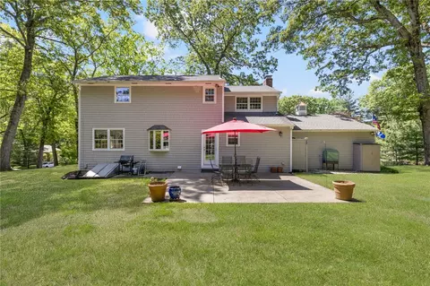 Exterior - 7 Ledgemont Dr, Warwick, RI 02886 photo 7 of 11