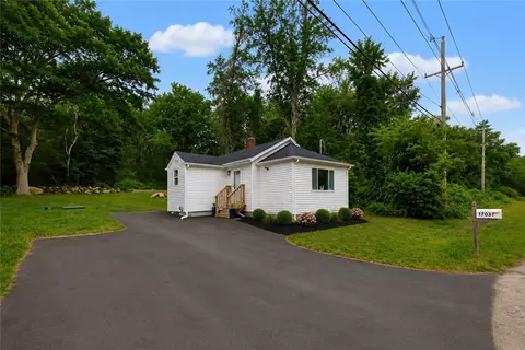 1703 Crandall Rd, Tiverton, RI 02878