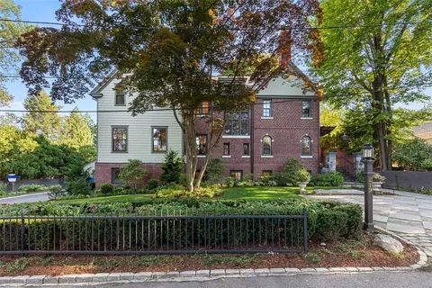 79 Clarendon Ave, Providence, RI 02906