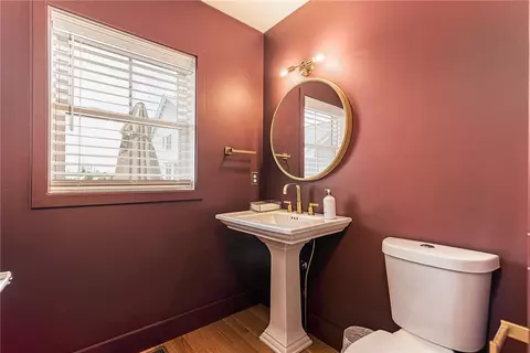 Bath - 161 Graystone St, Warwick, RI 02886 photo 1 of 3